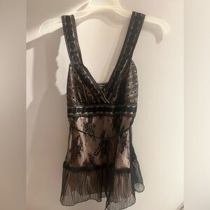 Guess Jeans Authentic Lace and cotton top. Black and tan